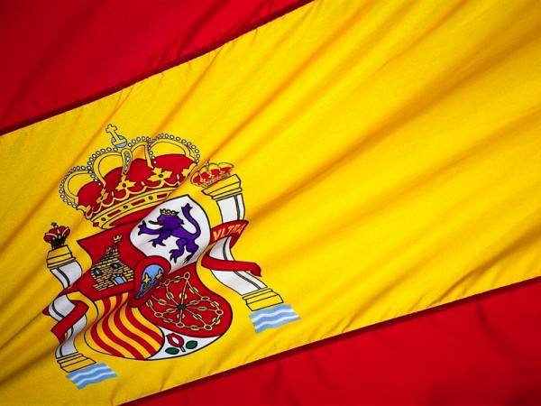 Испанцы упрощают процедуру получения визы для россиян