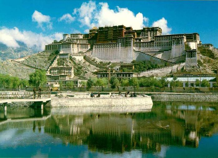 Главный храм Тибета - дворец Потала