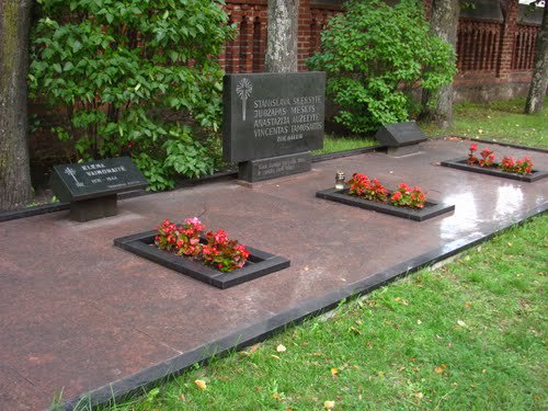Неоднозначность мнения литовских властей Неоднозначность мнения литовских властей
