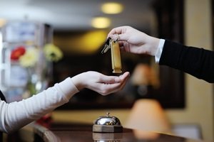 Основные и дополнительные гостиничные услуги Основные и дополнительные гостиничные услуги